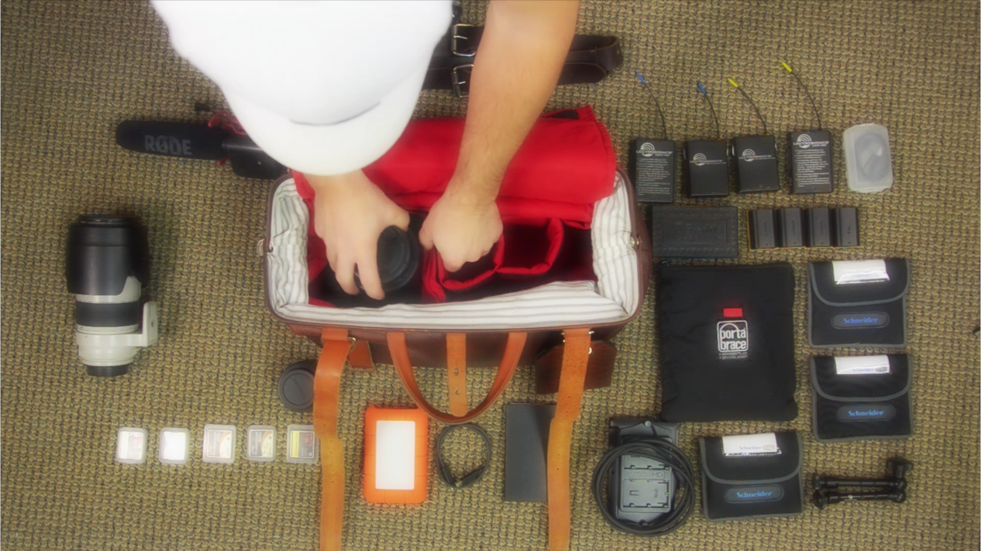 Image for1. How a Videographer packs his Roamographer